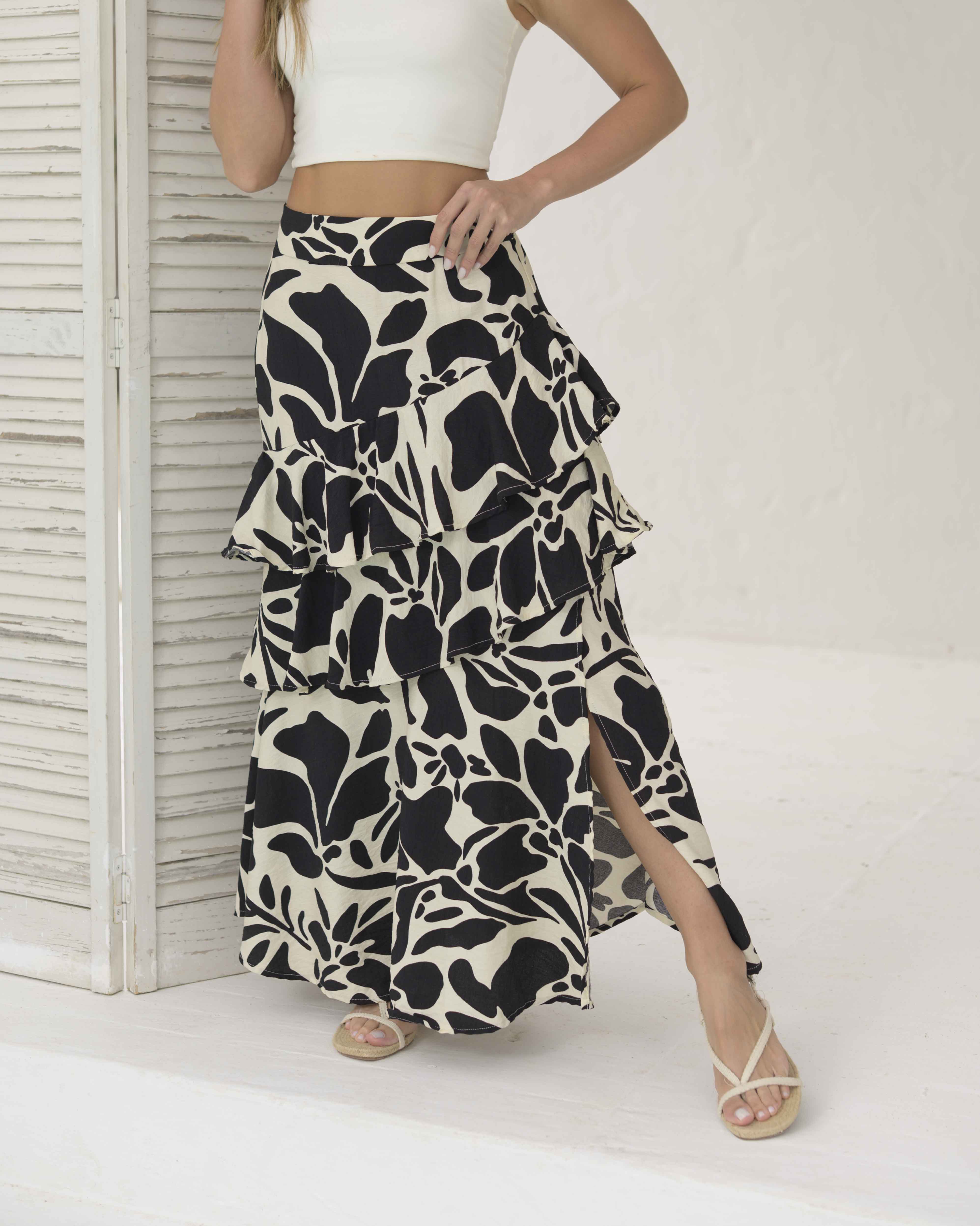 Falda Karen flores negra