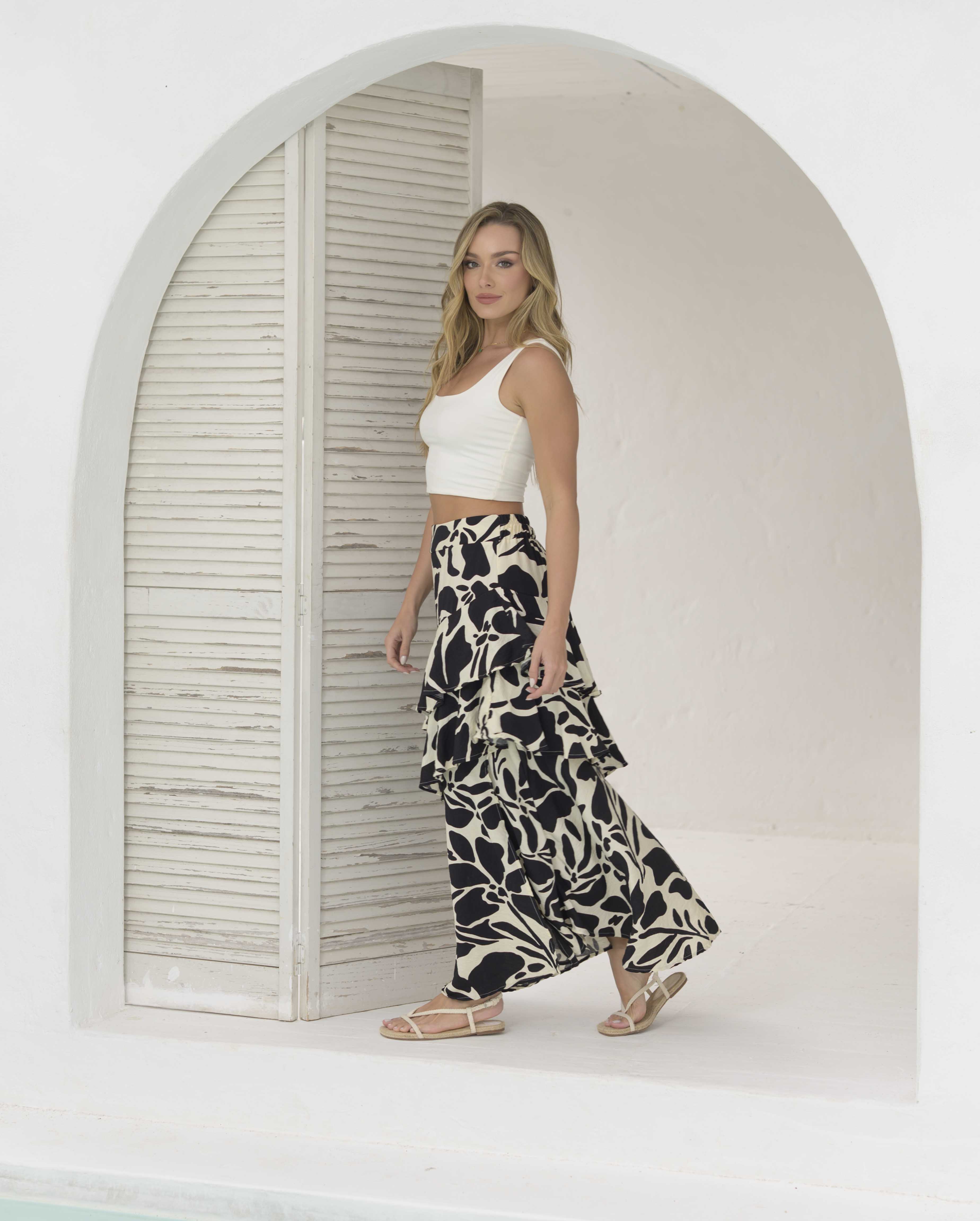 Falda Karen flores negra