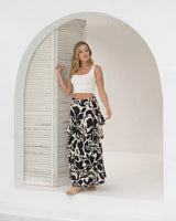 Falda Karen flores negra