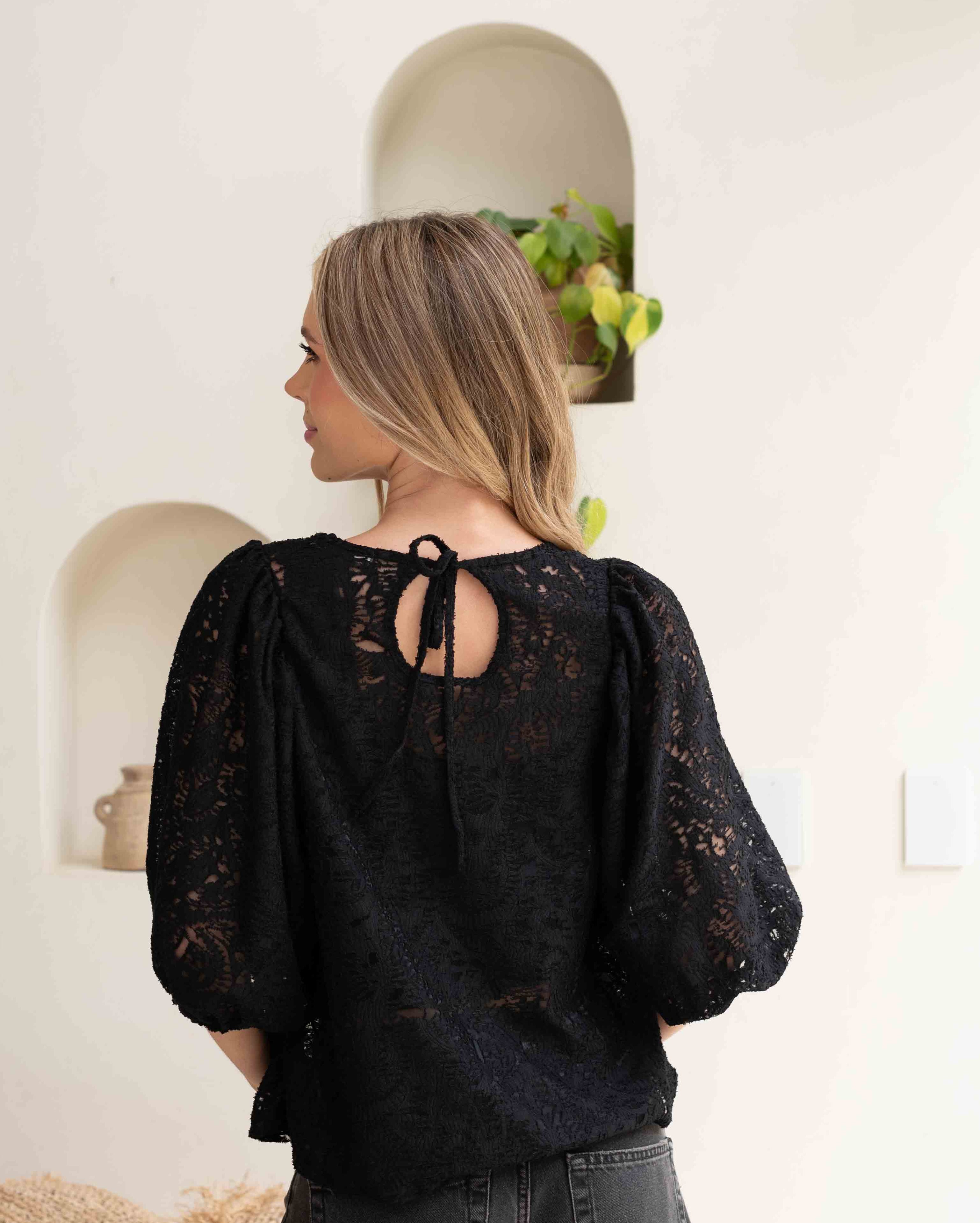 Blusa Ivanna Lace Black