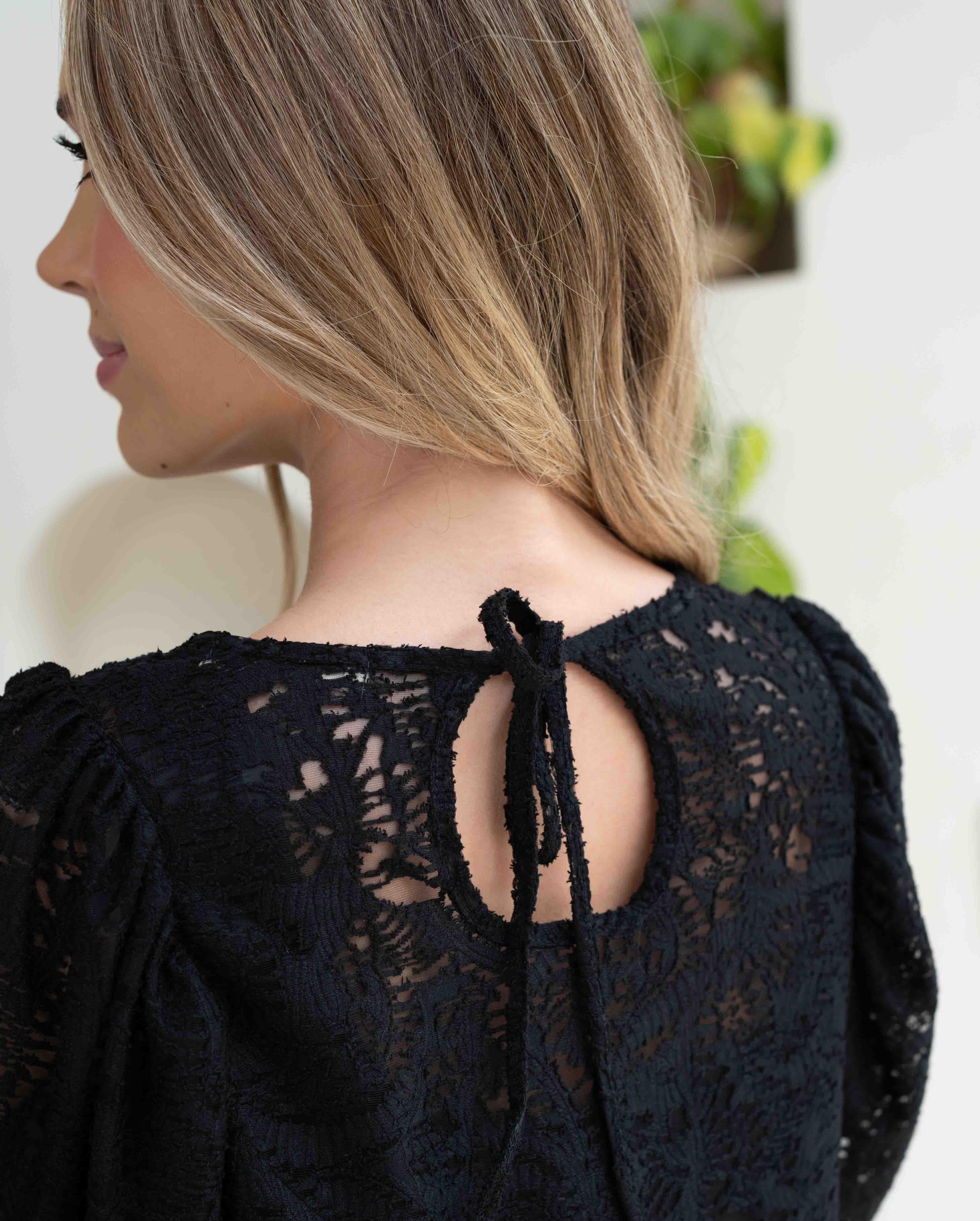 Blusa Ivanna Lace Black