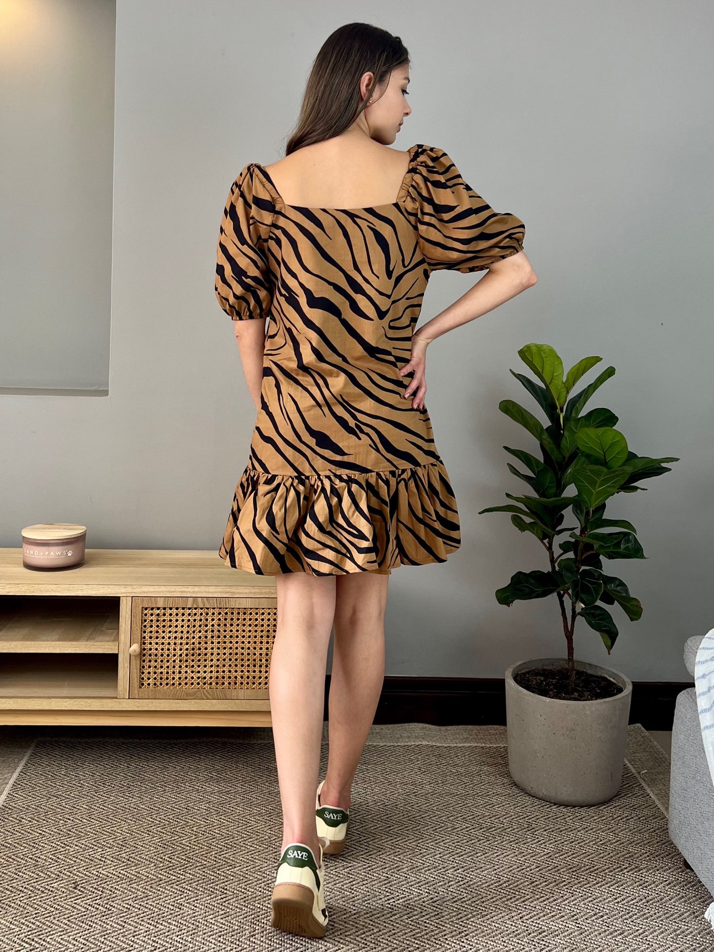 Vestido Calixta zebra camel